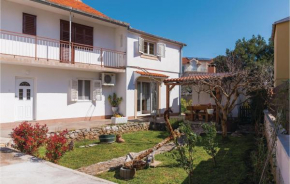 Three-Bedroom Apartment in Brodarica
